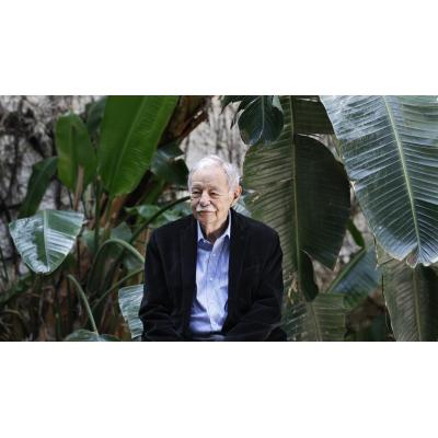 Eduardo Mendoza revive al detective sin nombre en 'La intriga del funeral inconveniente'