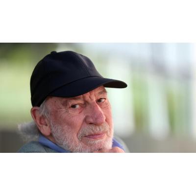 Luis Arbea, filósofo y psicólogo: "Es difícil ser optimista ante la realidad actual, pero aún así hay que disfrutar de la vida"