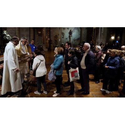 El Ángel de Aralar ya está en Pamplona: comienza su itinerario por más de 80 lugares hasta el domingo