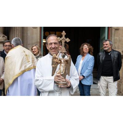 El Ángel de Aralar visita el Ayuntamiento de Pamplona en su tradicional recorrido por la ciudad