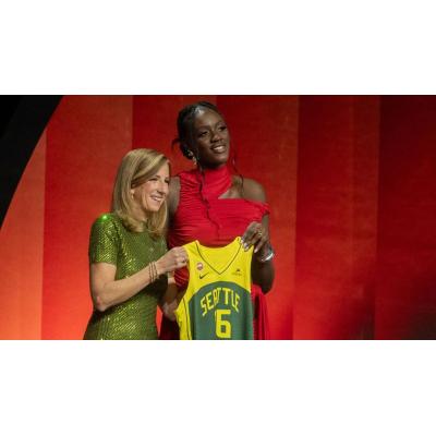 Awa Fam, 3 del draft, lidera una noche histórica para el baloncesto español en la WNBA