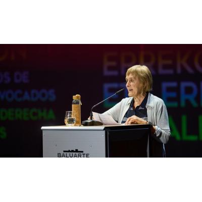Homenaje a 81 víctimas de violencia de funcionarios y de la extrema derecha