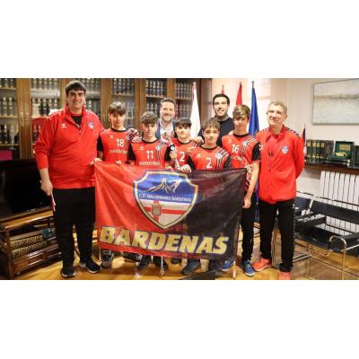 El equipo infantil del Balonmano Bardenas recibe en Tudela un homenaje tras conquistar un torneo internacional