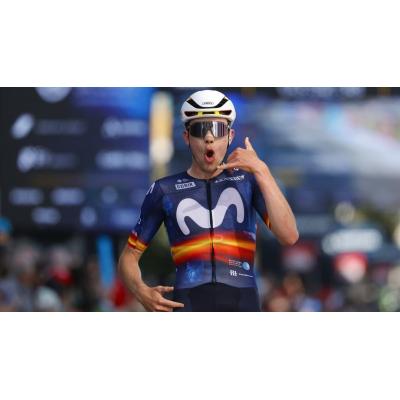 Iván Romeo (Movistar) se exhibe en Padrón
