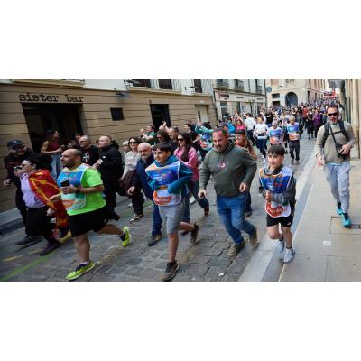 Chivite y sus socios blindan la Korrika: el Parlamento de Navarra rechaza condenar la exhibición de símbolos de ETA