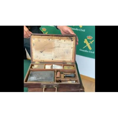 La Guardia Civil de Navarra explica cómo fue el primer sistema para tomar huellas dactilares