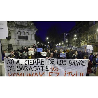 Bildu apuntilla los baños públicos