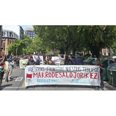 Cientos de activistas y okupas protestan en Pamplona contra el desalojo del convento ocupado de Aranzadi