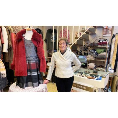 Isabel, la pamplonesa que sigue al frente de su tienda con casi 80 años: “No me quiero jubilar”