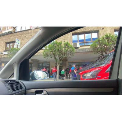 Momentos de tensión en la villavesa en Burlada: veinte jóvenes se niegan a pagar y tienen que intervenir antidisturbios de la policía