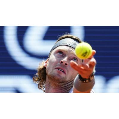 Rublev remonta ante Medjedovic y jugará su primera final en Barcelona