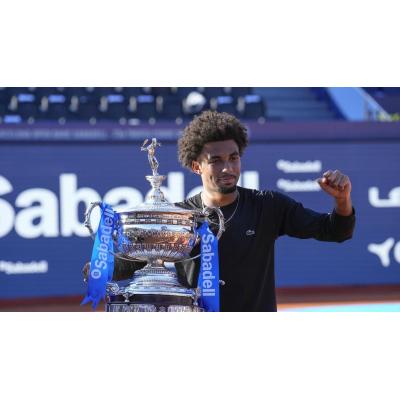 Fils completa ante Rublev su gran semana en Barcelona y gana su primer Godó