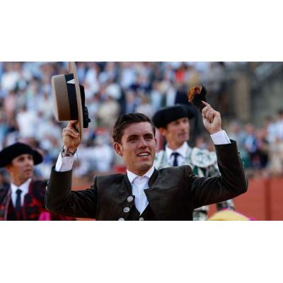 Polémica en Sevilla: Guillermo Hermoso de Mendoza brilla, pero el palco le cierra una merecida salida a hombros