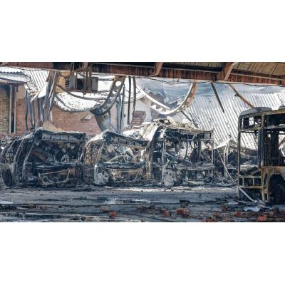 Burgos se queda sin la mitad de su flota de autobuses tras el incendio de las cocheras municipales