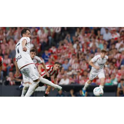 Ni de penalti: Osasuna resucita al Athletic en un partido muy flojo en San Mamés y se olvida de Europa