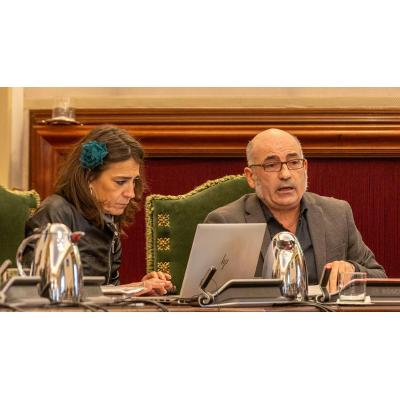 Abaurrea insinúa una comisión que investigue el impago de una factura