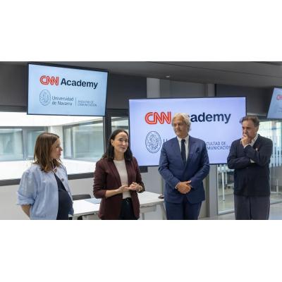 La CNN firma un convenio con la Universidad de Navarra para formar a futuros periodistas