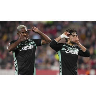 El Betis corta su mala racha con un triunfo en Girona