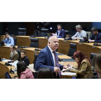 Crece la presión por la Renta Garantizada: el Gobierno de Navarra admite que inmigrantes ilegales pueden recibir ayudas