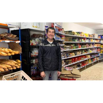 Hilario, el motor del comercio en Obanos que planta cara a las grandes superficies: "Mientras haya salud, seguiremos"