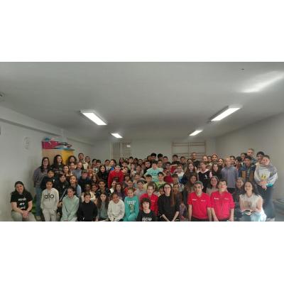 Los centros públicos de Viana recuerdan a su jefa de estudios, fallecida en 2025