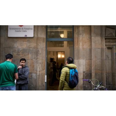 2.100 citas en dos días en la nueva oficina de regularización de Pamplona