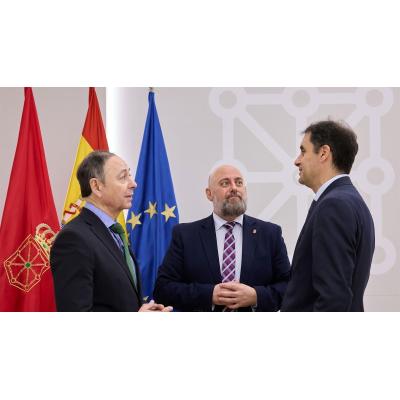 El Gobierno impulsa la primera sociedad de inversión público-privada para el desarrollo industrial