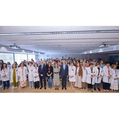 ¿Quién cuida a un niño solo en el hospital? La feliz idea que llega al Hospital Universitario de Pamplona