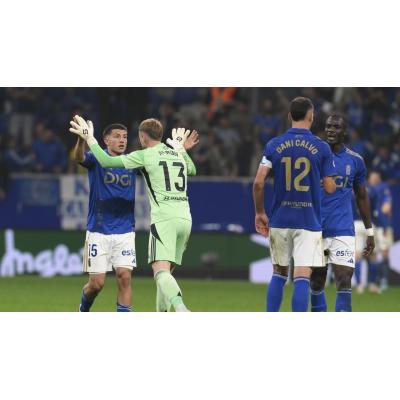 Un punto que satisface al Villarreal y no tanto al Real Oviedo