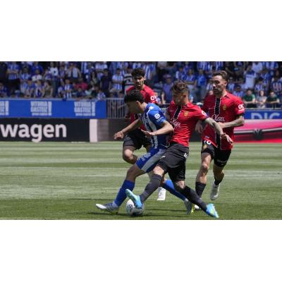 Toni se multiplica, remonta al Mallorca y da oxígeno al Alavés