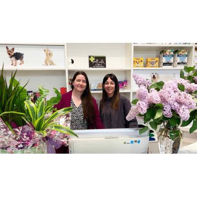 Dos amigas cumplen su sueño en Pamplona y abren su primera clínica veterinaria para perros y gatos
