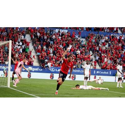 Osasuna se engancha al vagón europeo: aprovecha el último cartucho y hunde al Sevilla en El Sadar