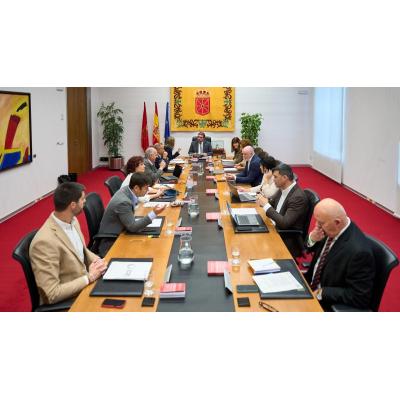 La moratoria en el cierre de aulas o la modificación de la renta garantizada, este lunes en la Mesa y Junta