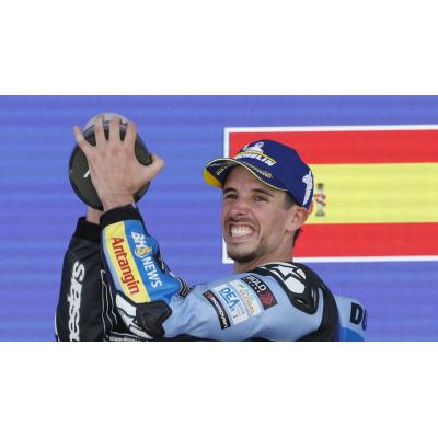 Alex Márquez conquista Jerez y Marc sufre otra caída