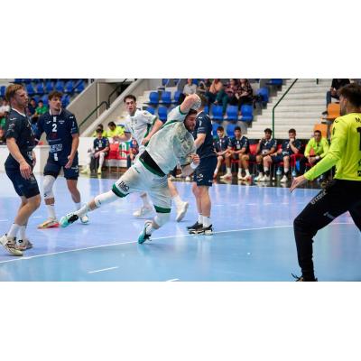 Anaitasuna ya roza el play off de ascenso a Asobal tras una sufrida victoria ante Benidorm