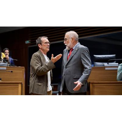 Salud admite ahora su preocupación por las listas de espera en Navarra tras el plante de tres servicios del HUN
