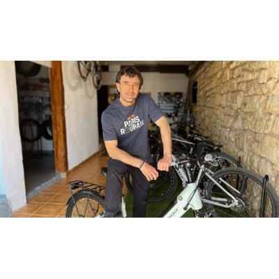 El emprendedor que abre una tienda de bicis en un pueblo de Navarra: “Lo más difícil fue decidirme”