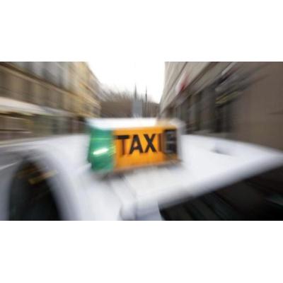 Piden diez años de cárcel para un taxista por violar a una turista alemana en Tenerife