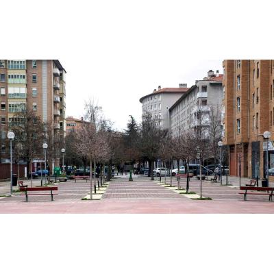 Un vecino avisa y la policía sorprende a un hombre que intentaba entrar en una vivienda en Pamplona