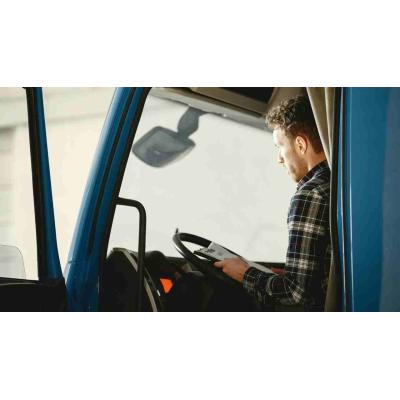 Navarra pagará hasta 900 euros a quienes quieran sacarse el carnet de camión o de autobús