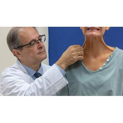 Un estudio de la Clínica Universidad de Navarra analiza si el bótox puede borrar las arrugas más difíciles del cuello