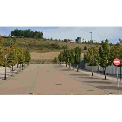 Proponen unir dos barrios de Pamplona a través de un corredor peatonal y un gran parking en superficie
