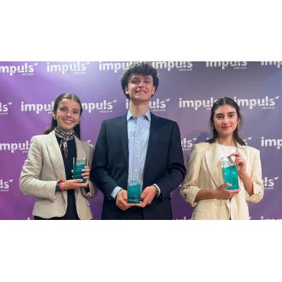 Tres alumnos de un colegio navarro brillan en el torneo nacional de oratoria y logran el primer puesto
