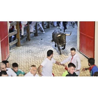 Los toros siguen siendo el gran imán de San Fermín: el encierro atrae al 71% de quienes vienen a Pamplona