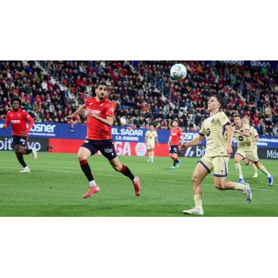 Así les hemos contado en directo el partido entre Osasuna y Barcelona desde El Sadar