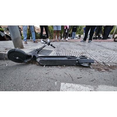El brutal choque entre una bicicleta y un patinete en Pamplona deja a un hombre herido grave