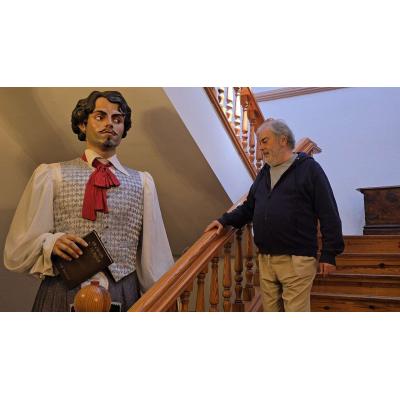 El sobrino bisnieto de Bécquer visita Navarra para para recorrer los escenarios que marcaron al poeta sevillano