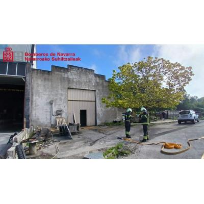 Incendio en una bajera de un polígono de Navarra: los bomberos han tenido que extinguir y ventilar