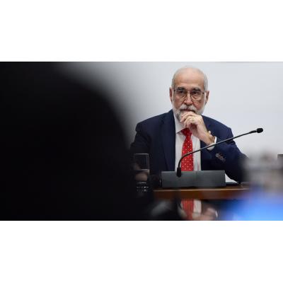 UPN carga contra Chivite por mantener a Domínguez pese al aumento de pacientes en lista de espera