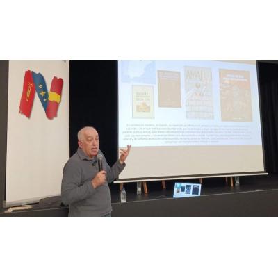 Un historiador desmonta en Pamplona los mitos del nacionalismo vasco: "Navarra no fue invadida"